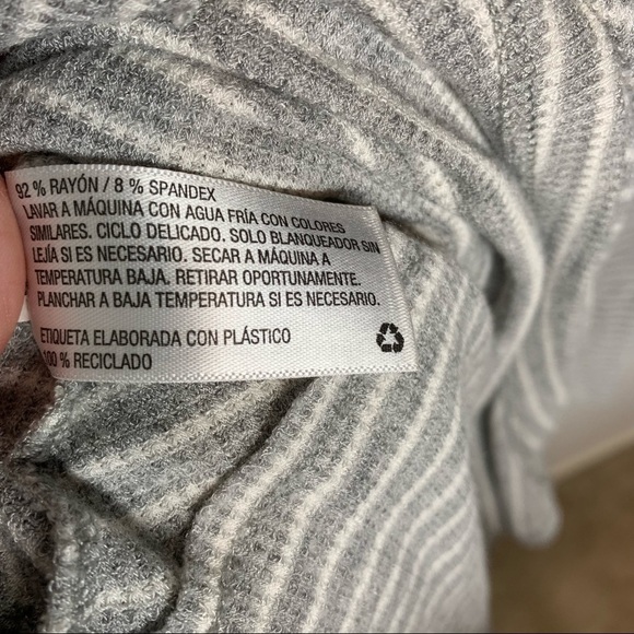 Comfy Slouchy Gray White Striped Waffle Knit Lagenlook Style Long Sleeve Tunic - Picture 9 of 9